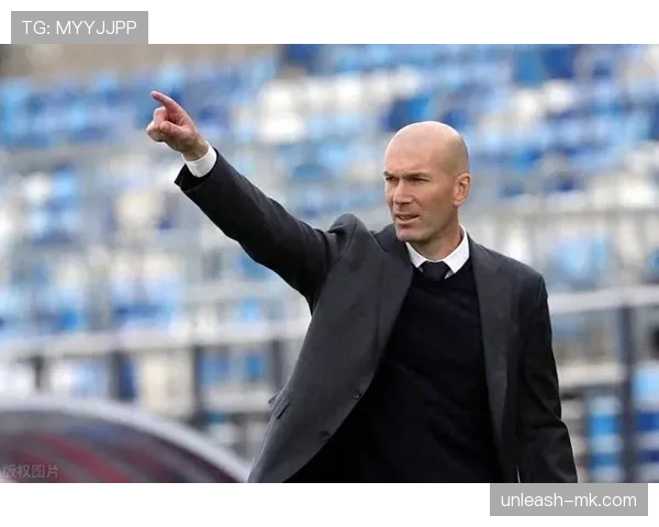 齐达内执教传奇：深入解析其欧冠三连冠背后的成功秘诀和影响力