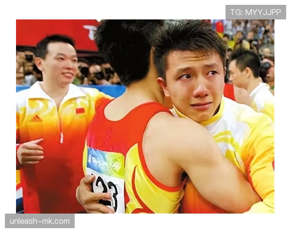 陈一冰退役后住进北京四合院，每天五点起床遛狗顺便练腹肌