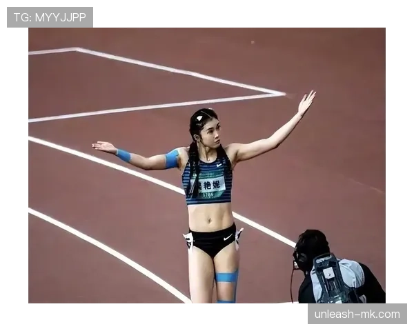 吴艳妮这生活节奏也太戏剧化了，球场上刚刚瘦到极致，私底下居然狂吃炸鸡？